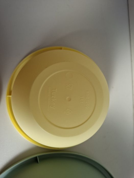 Komplet czterech misek