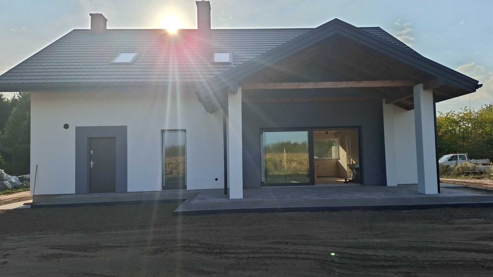 Dom pow. 196 mkw, dzialka 1388 m Bronislawow k. BLONIA