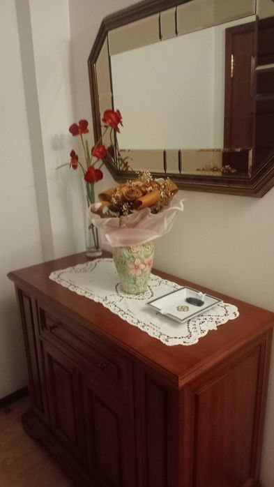 Aparador espelho