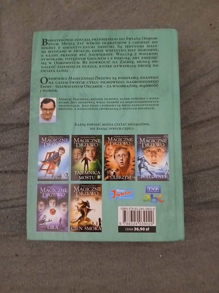 Magiczne drzewo,Świat ogromnych