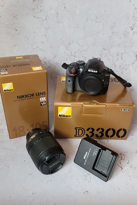 Nikon D3300 + Obiektyw Nikkor 18–105mm + ładowarka