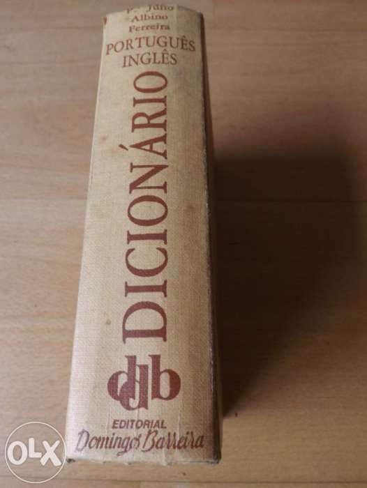 quatro dicionários