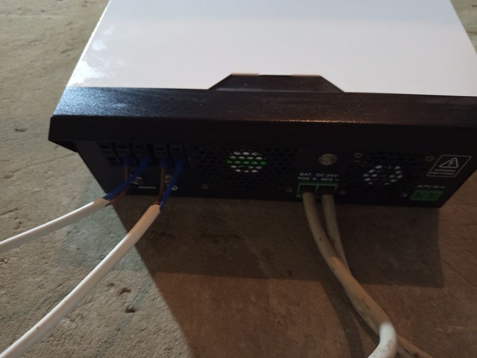 Комплект безперебійного живлення.