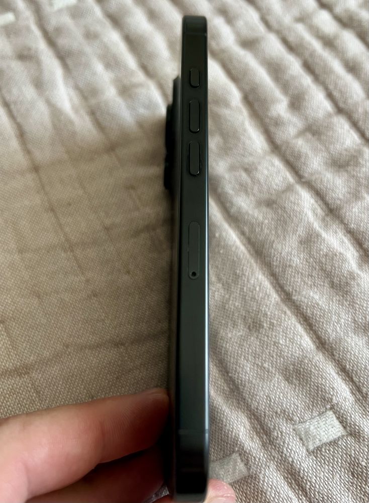 Iphone 16 pro на разборку новый