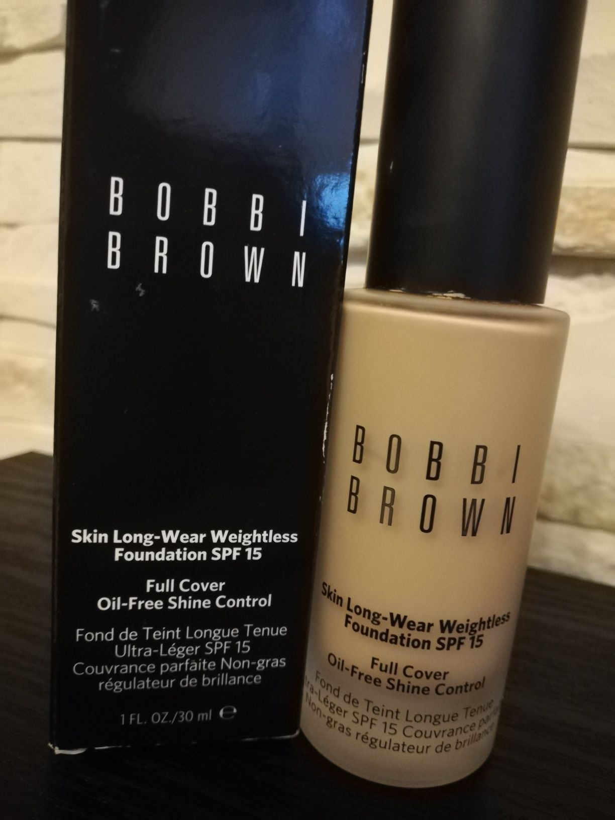 Bobbi Brown Podkład Skin Long-Wear Weightless Foundation SPF 15