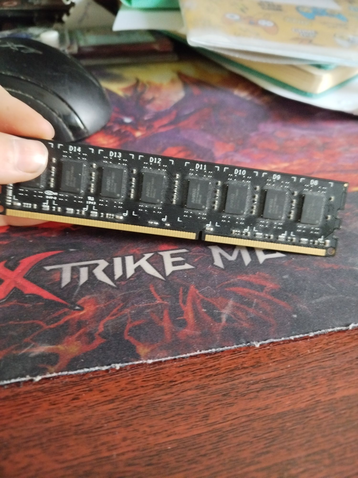 Оперативна пам'ять AMD Radeon 4 gb ddr3.  робоча!