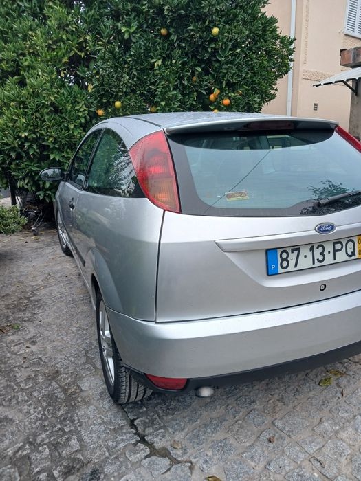 Ford Focus cinza