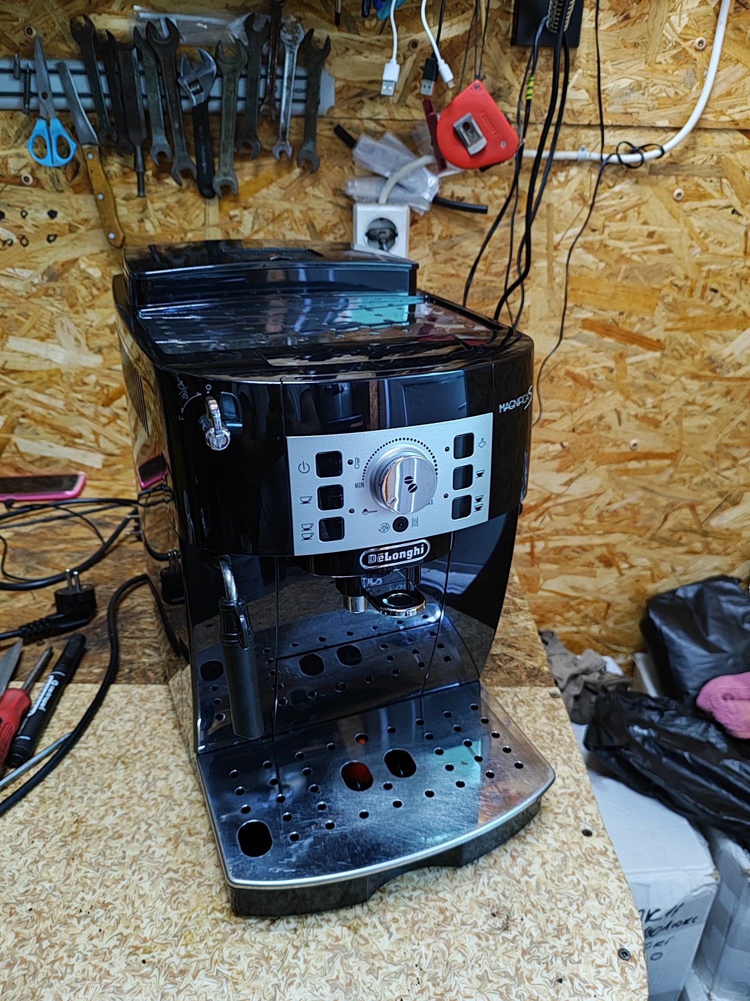 Кофемашина, кавоварка Delonghi Magnifica, Saeco Minuto  23.420