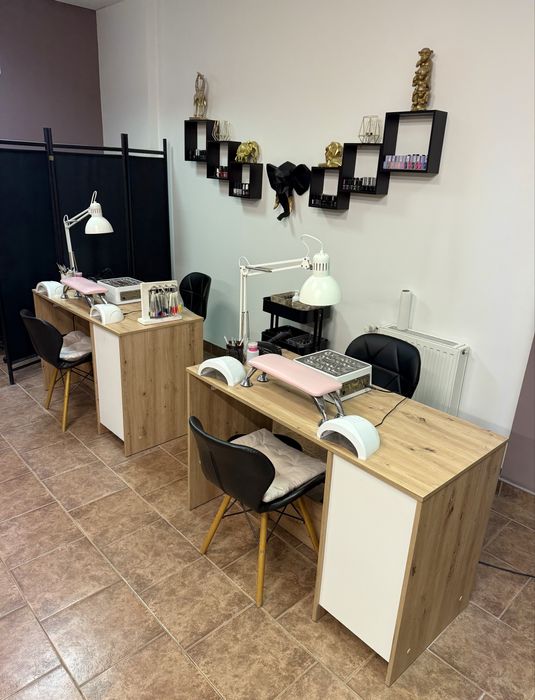Odstapię salon kosmetyczny w pełnym wyposażeniem i bazą klientòw