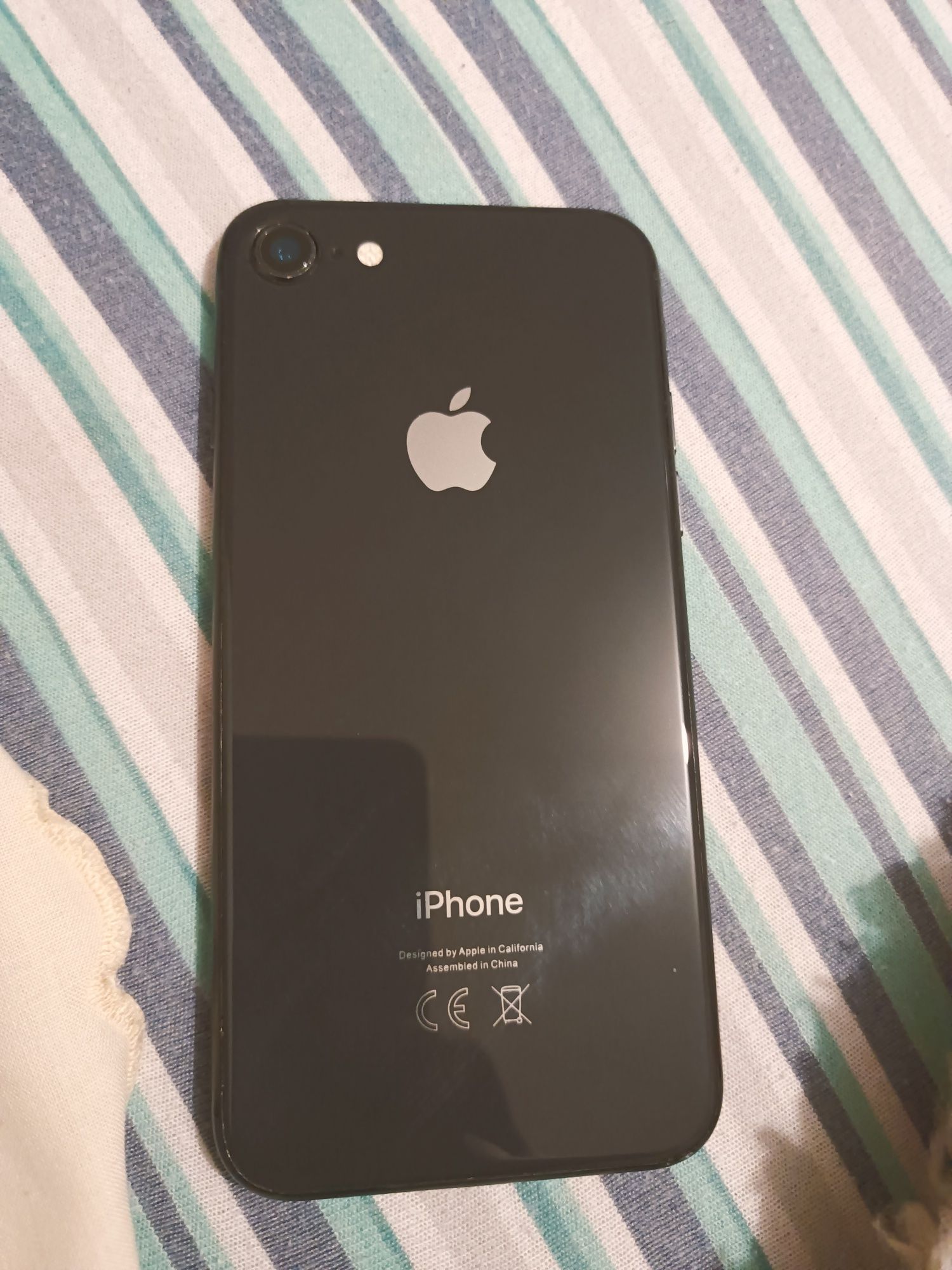 Vendo iPhone 8, funciona perfeitamente