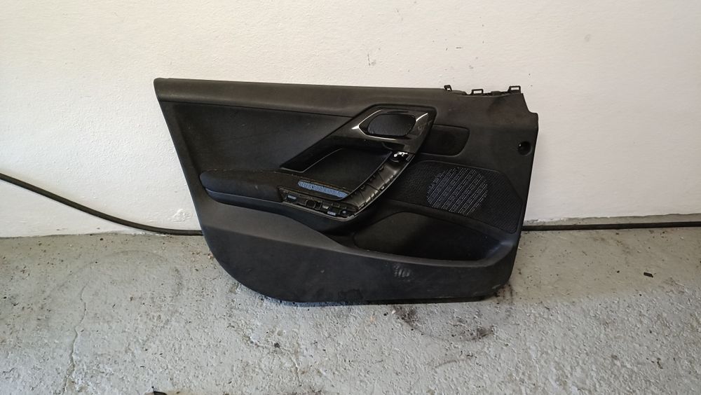 Quartela porta frente esquerda