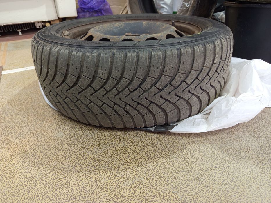 Продам діски з резиною.