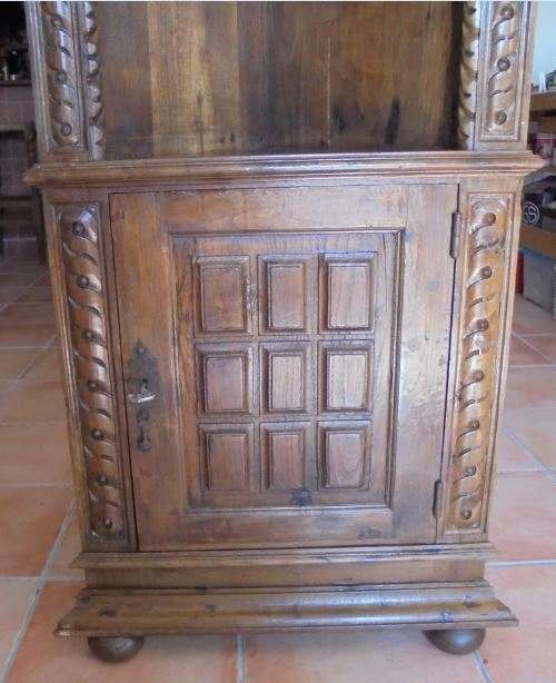 Móvel cantoneira em carvalho antigo