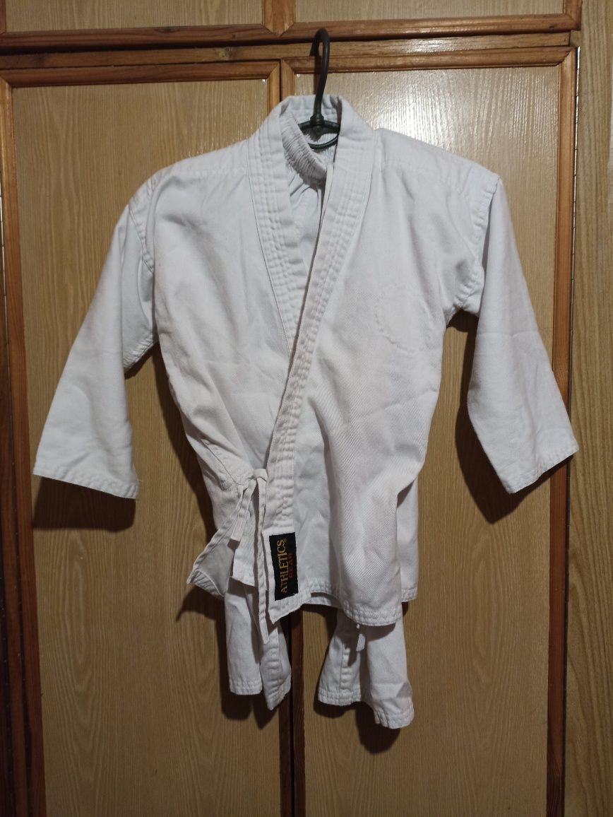 Кимоно. Athletics Gear с штанами и поясом рост 130-140