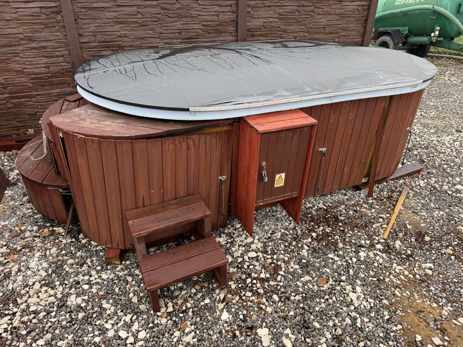 Basen zewnetrzny ocieplany pianą. Wymiar 220x340cm