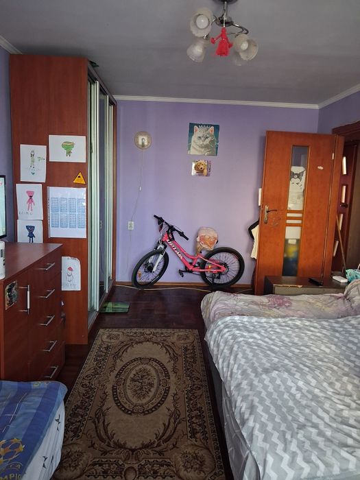 Продам частку в квартирі