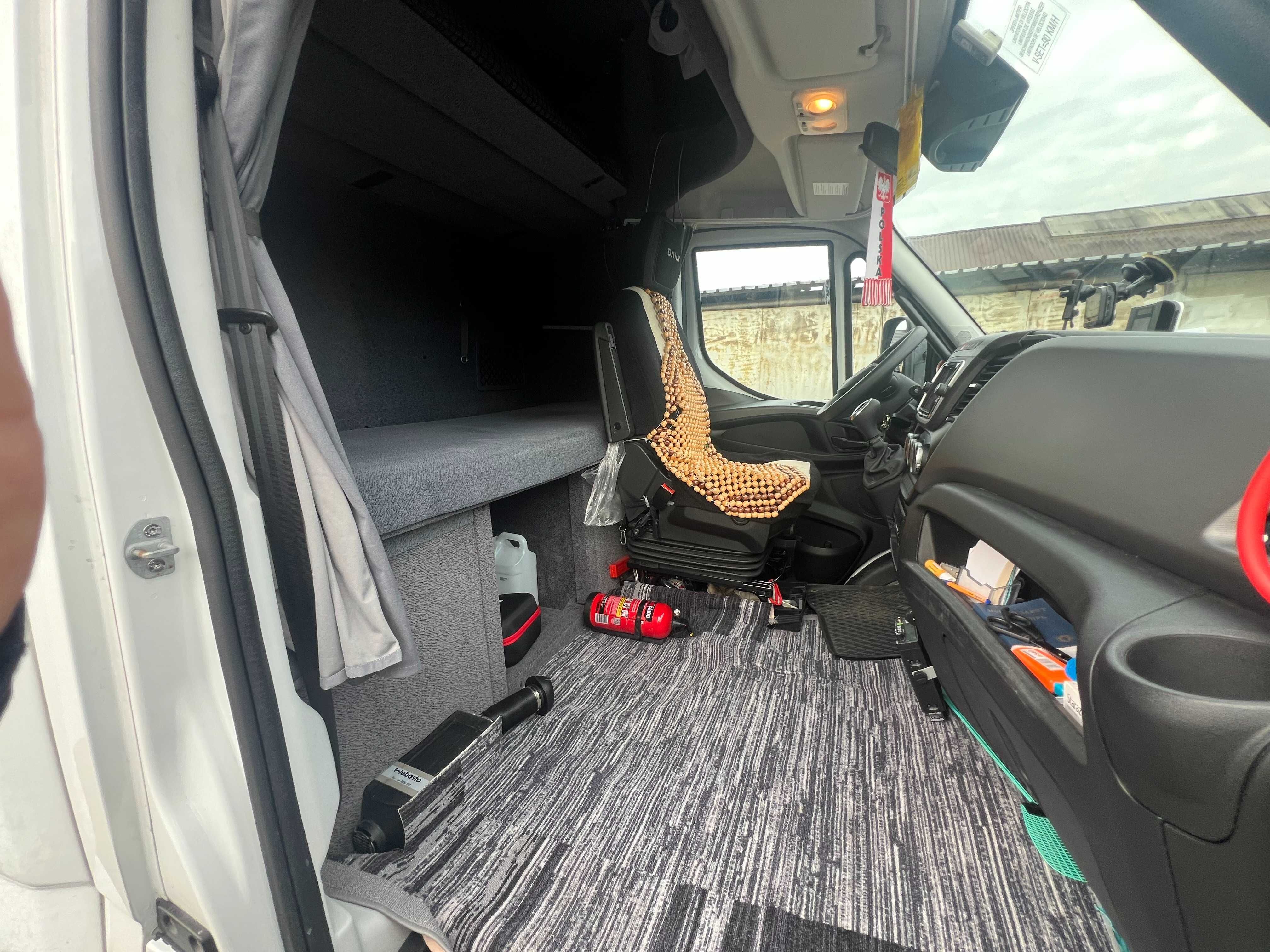 Iveco Daily 70C18 AB06 Max kabina łużko za fotelami + winda 7200 DMC