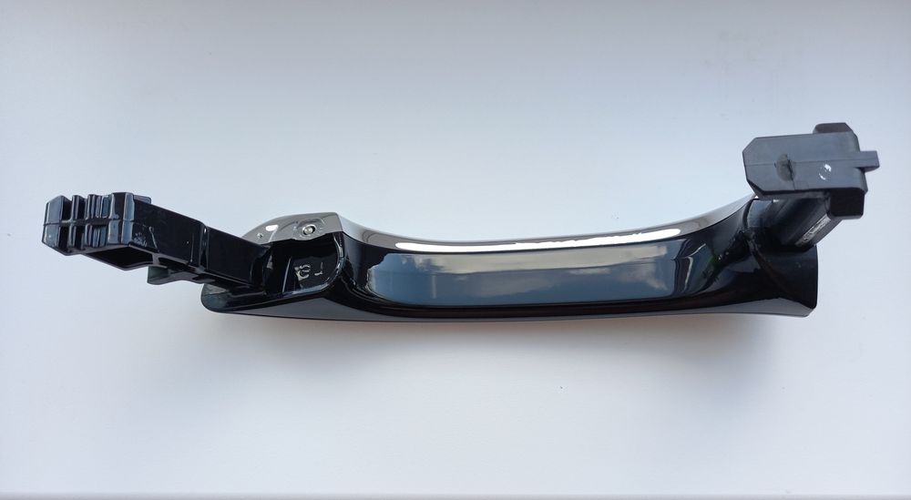 Ручка лівих дверцят на Mercedes-Benz A22076012709040