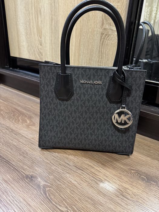 Сумка Michael Kors Mercer medium