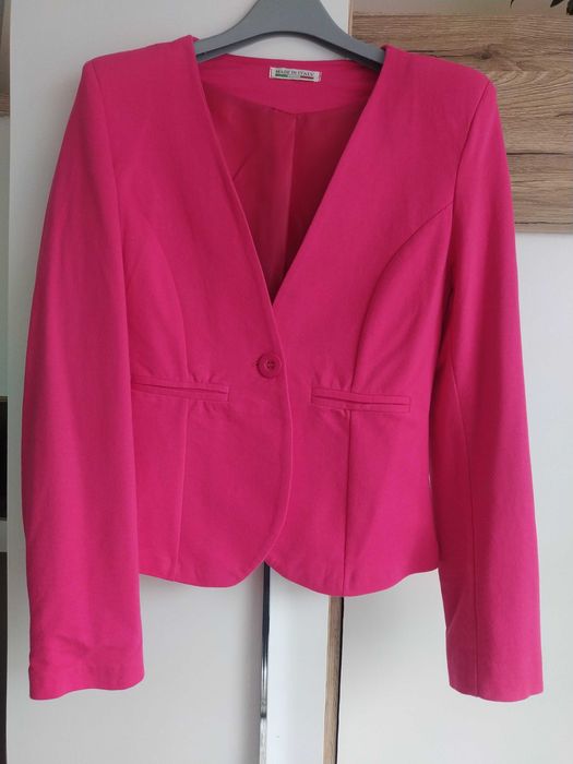 Sprzedam  damską marynarkę... Rozmiar M...