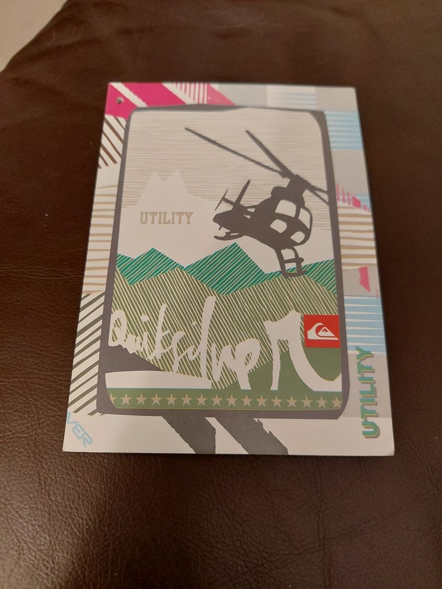 Blusão da Quiksilver - 12 Anos Cinzento Metalizado.