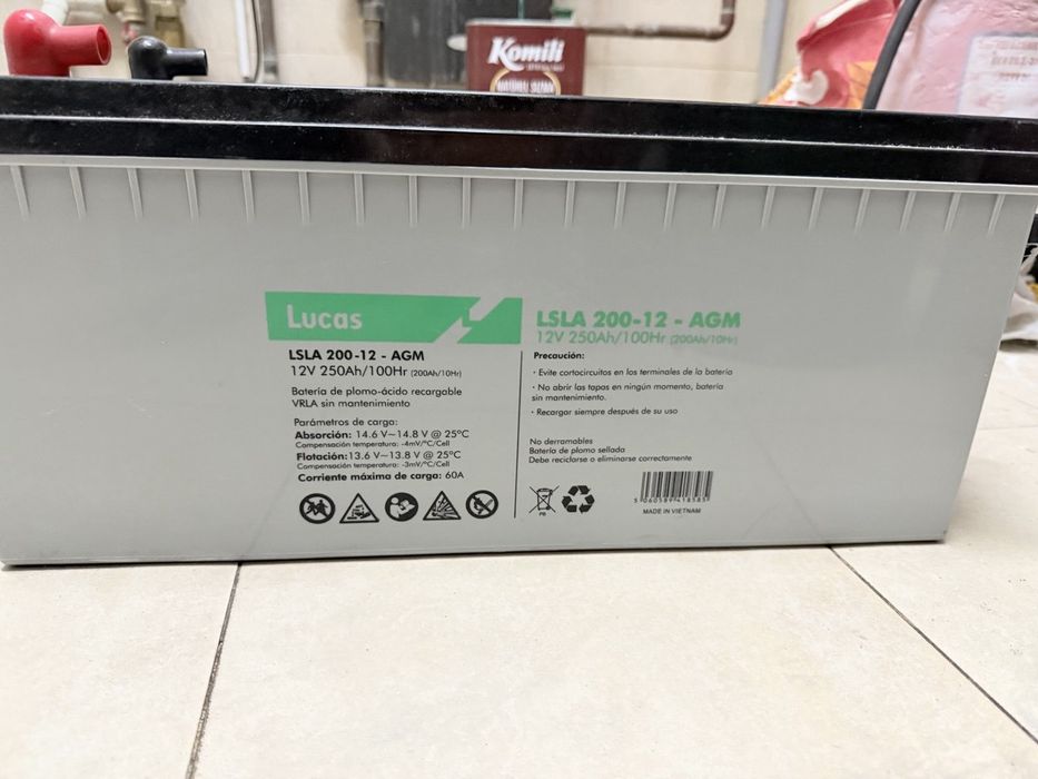 Аккумулятор AGM Lucas LSLA 200/12 12V 250Ah