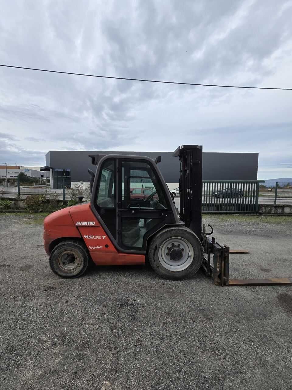 Empilhador Manitou MSI35 - Todo Terreno