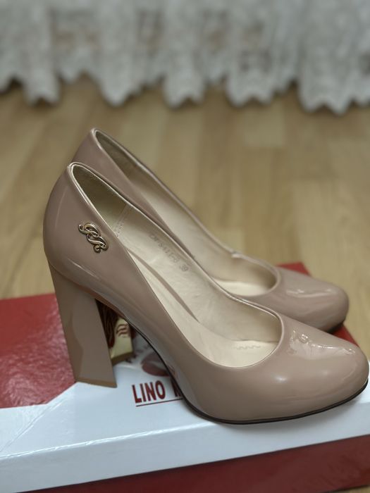Лакові святкові туфлі Lino Marano