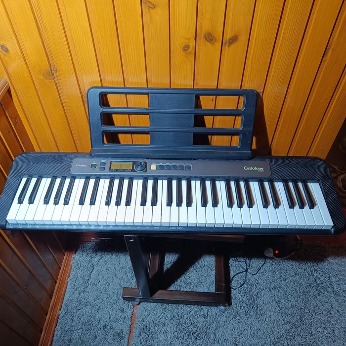 Синтезатор CASIO  з підсвіткою клавіш