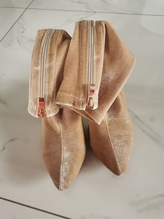 Botki damskie SIMMI London na przezroczystym obcasie