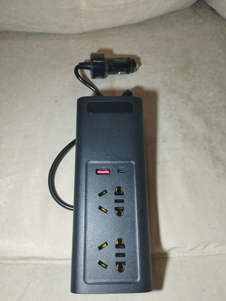 Автомобільний інвертор Baseus 150W.