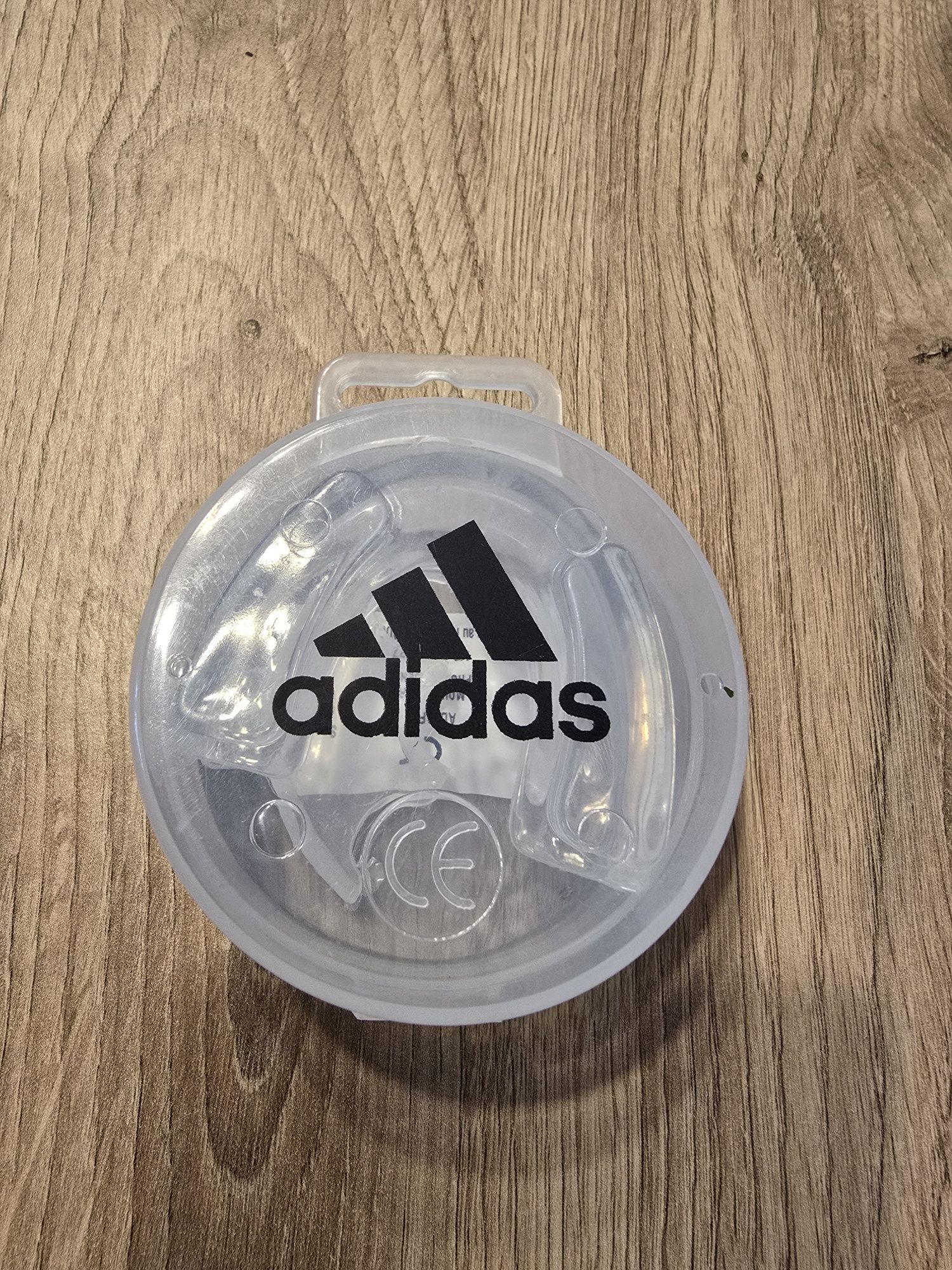 Rękawice bokserskie Adidas 14 oz - kompletny zestaw