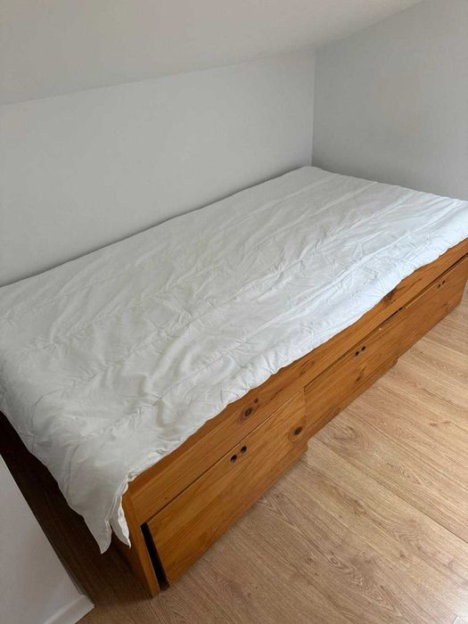 Cama de solteiro  com colchão