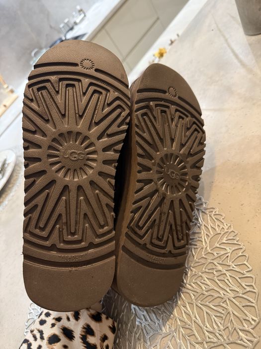 Нові угги tazz шоколадного кольору розмір 40 26 см стелька