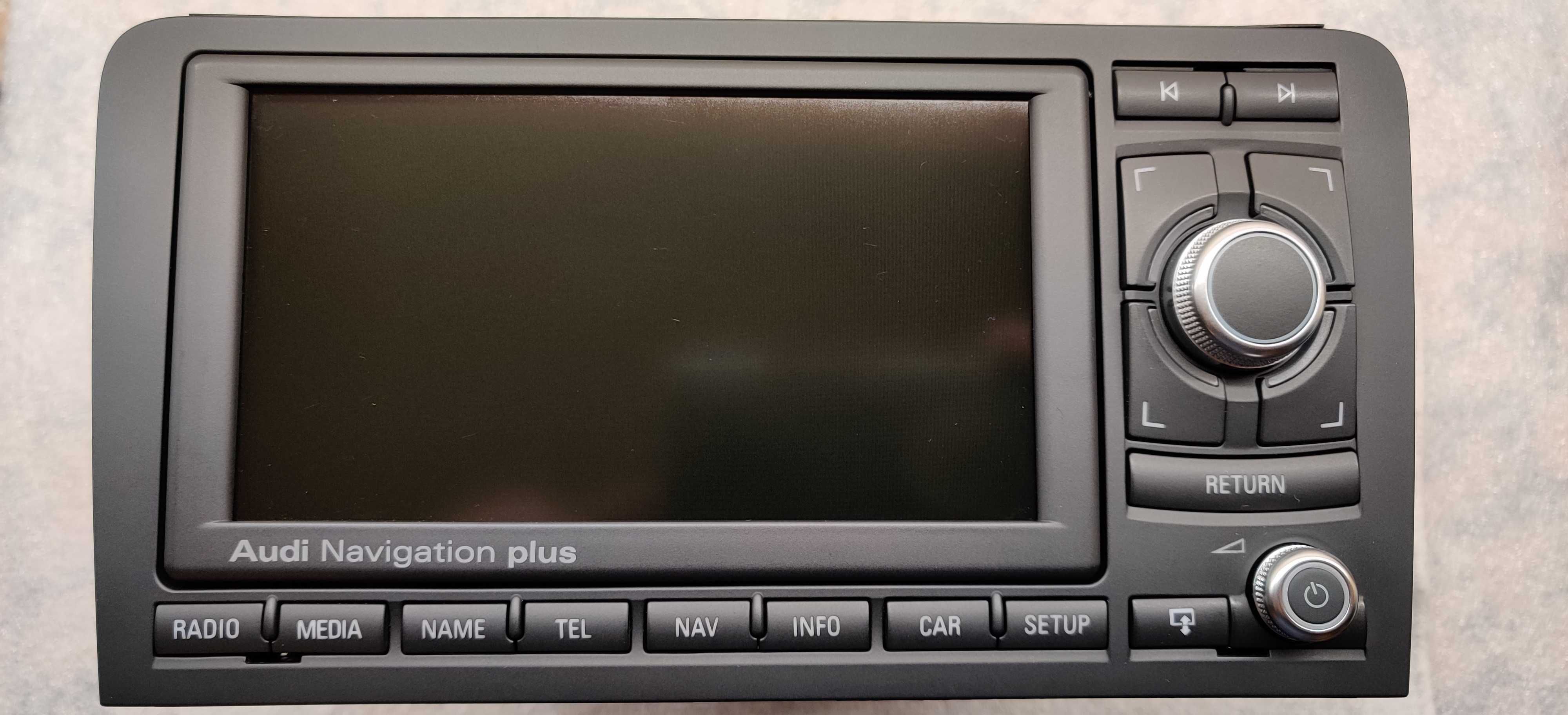 AUDI A3 8P RNS-E LED PU Radio MP3 GPS SAT NAV SD VIM SDS