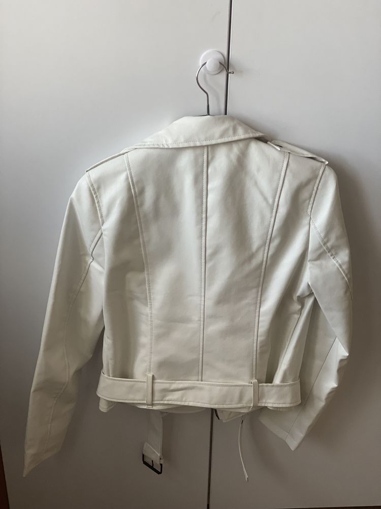 Біла косуха (jacket)