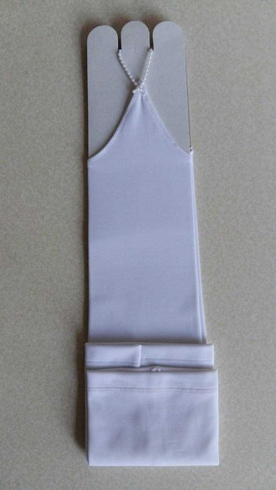 Білі довгі рукавички   без пальців.