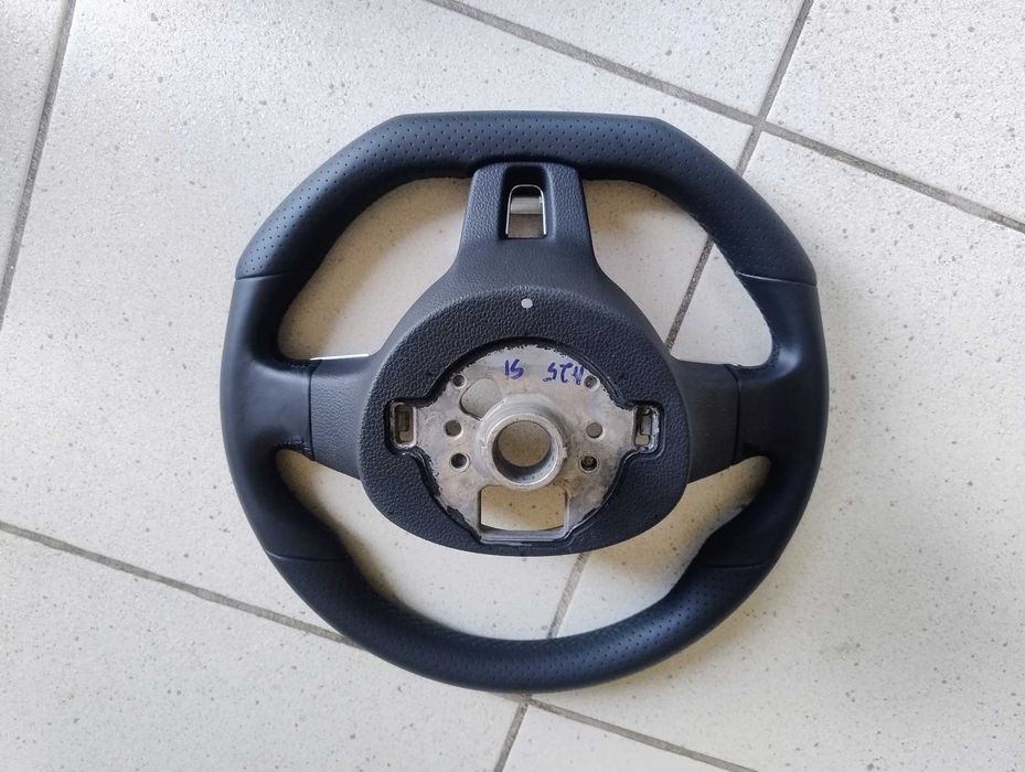 Kierownica R-Line Nowa Czarna Skóra   VW golf Scirocco Polo 6R