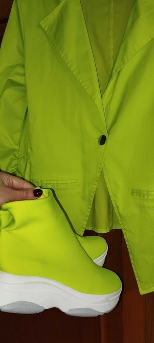 Крутезні кросівки- шкарпетки, яскравого  кольору,під бренд Баленсіага