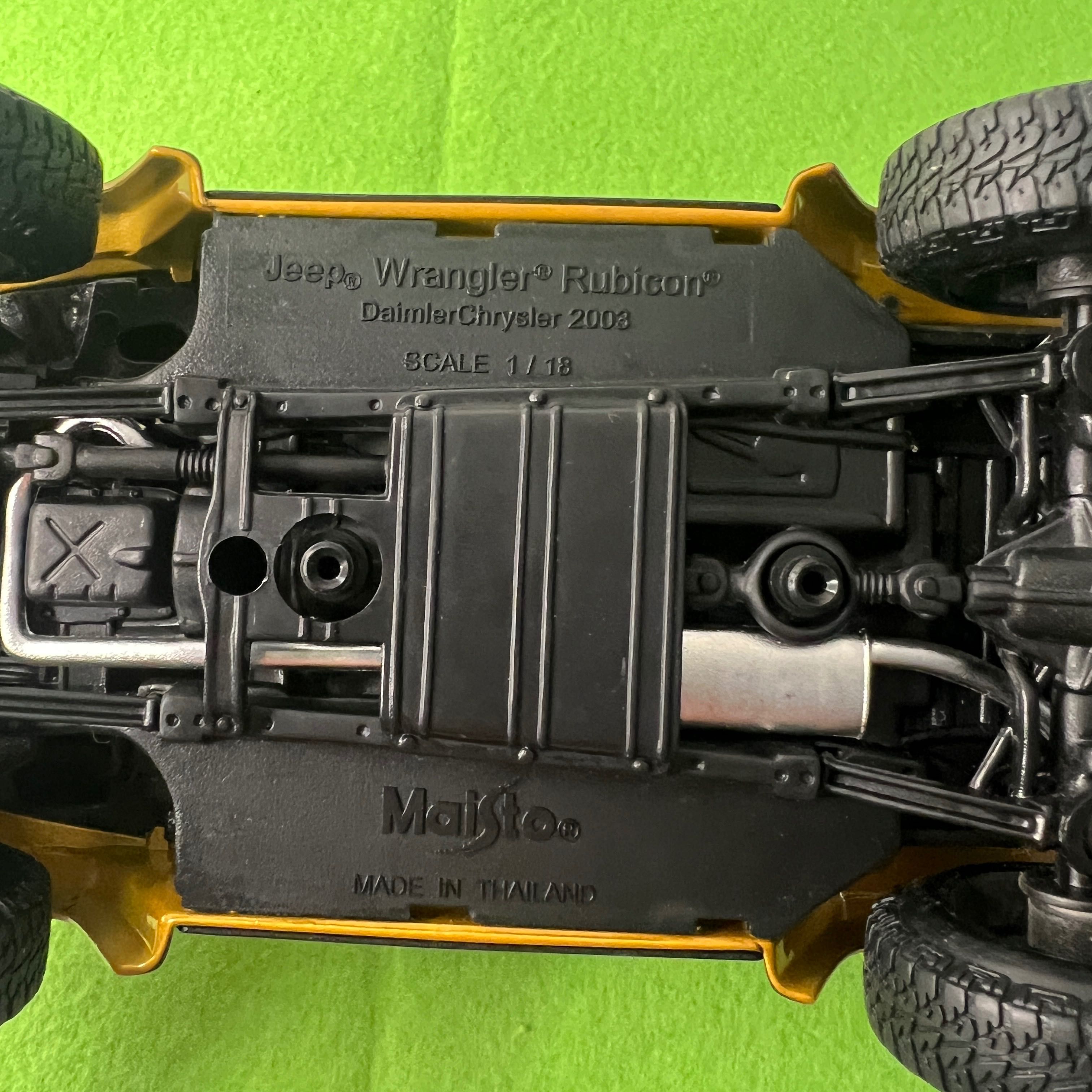 SUV Jeep Wrangler Rubicon Maisto 1:18 Amarelo
