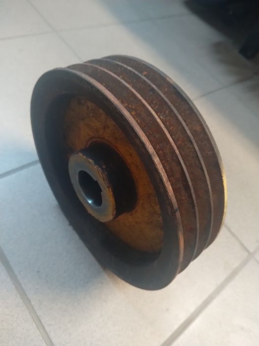 Koło pasowe szajba 235mm na 3 paski klinowe