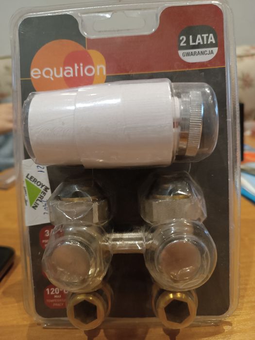 Głowica termostatyczną + zestaw przyłaczeniowy