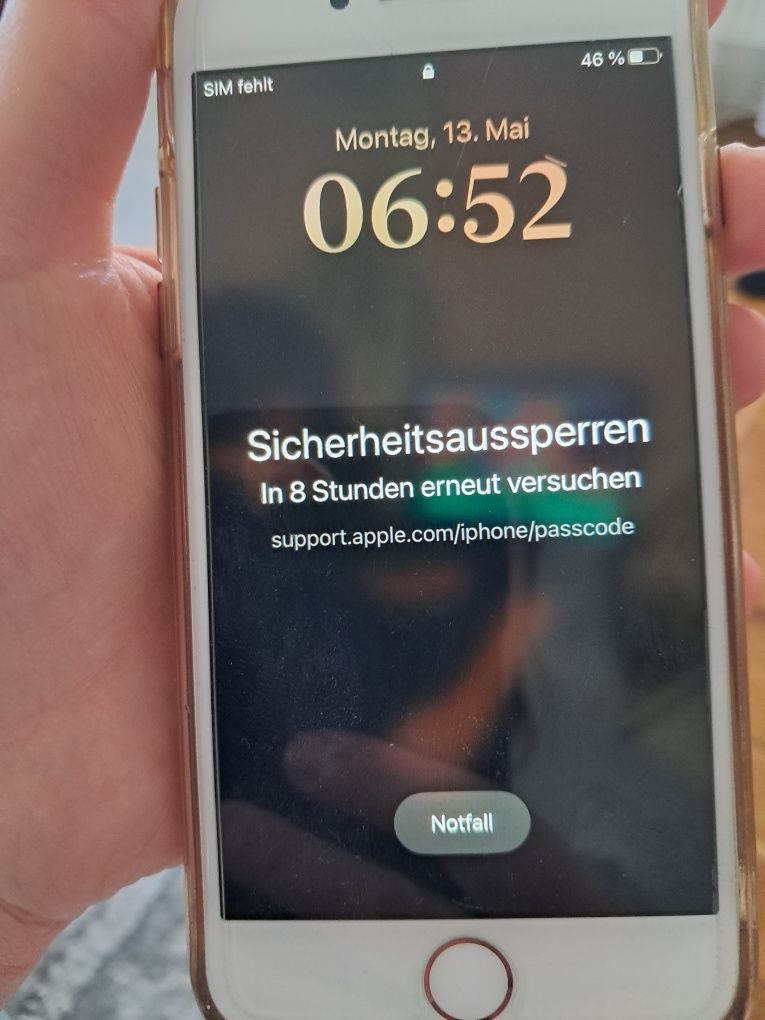Iphone 8 блокування екрана на запчастини
