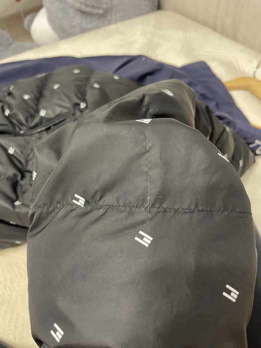 куртка Tommy Hilfiger Boys Navy Reversible Puffer Jacket Size 176