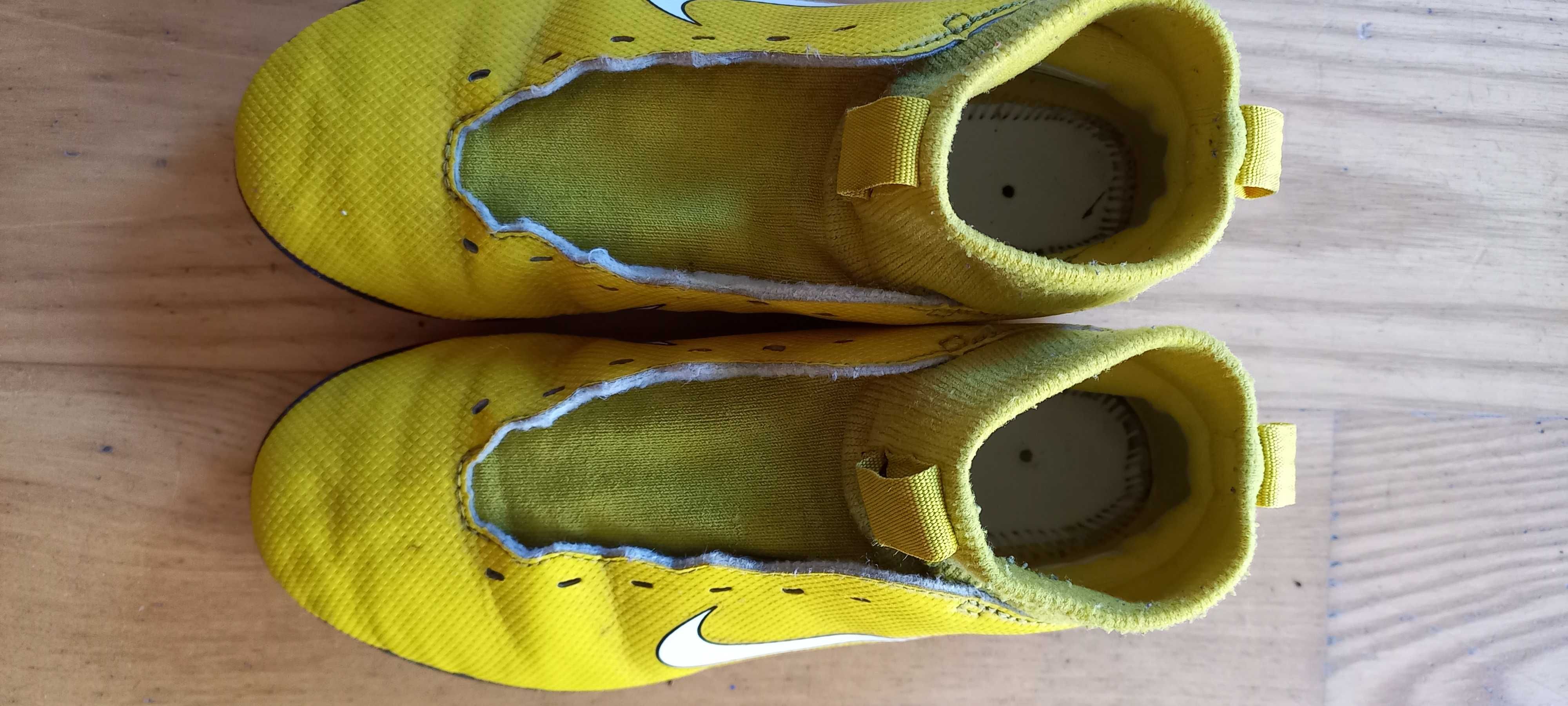 Turfy nike piłkarskie buty halówki 33