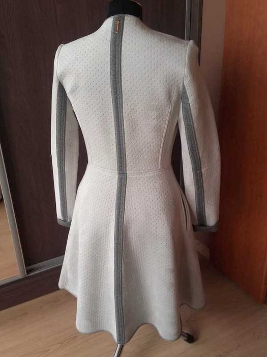 nowy płaszcz narzutka wdzianko S 36 firmy Blue Shadow wesele ślub