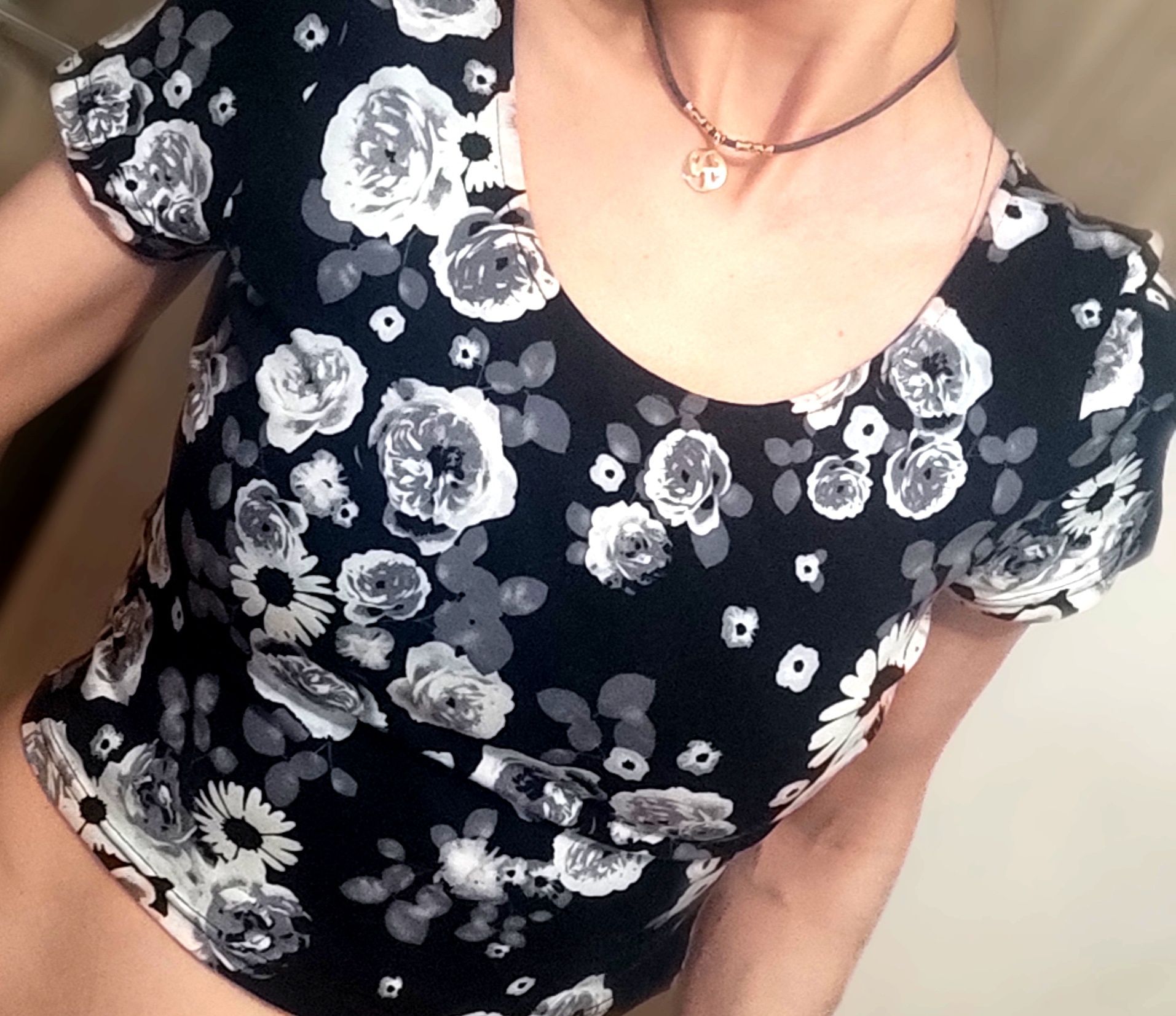 Krótki top w kwiaty H&M M