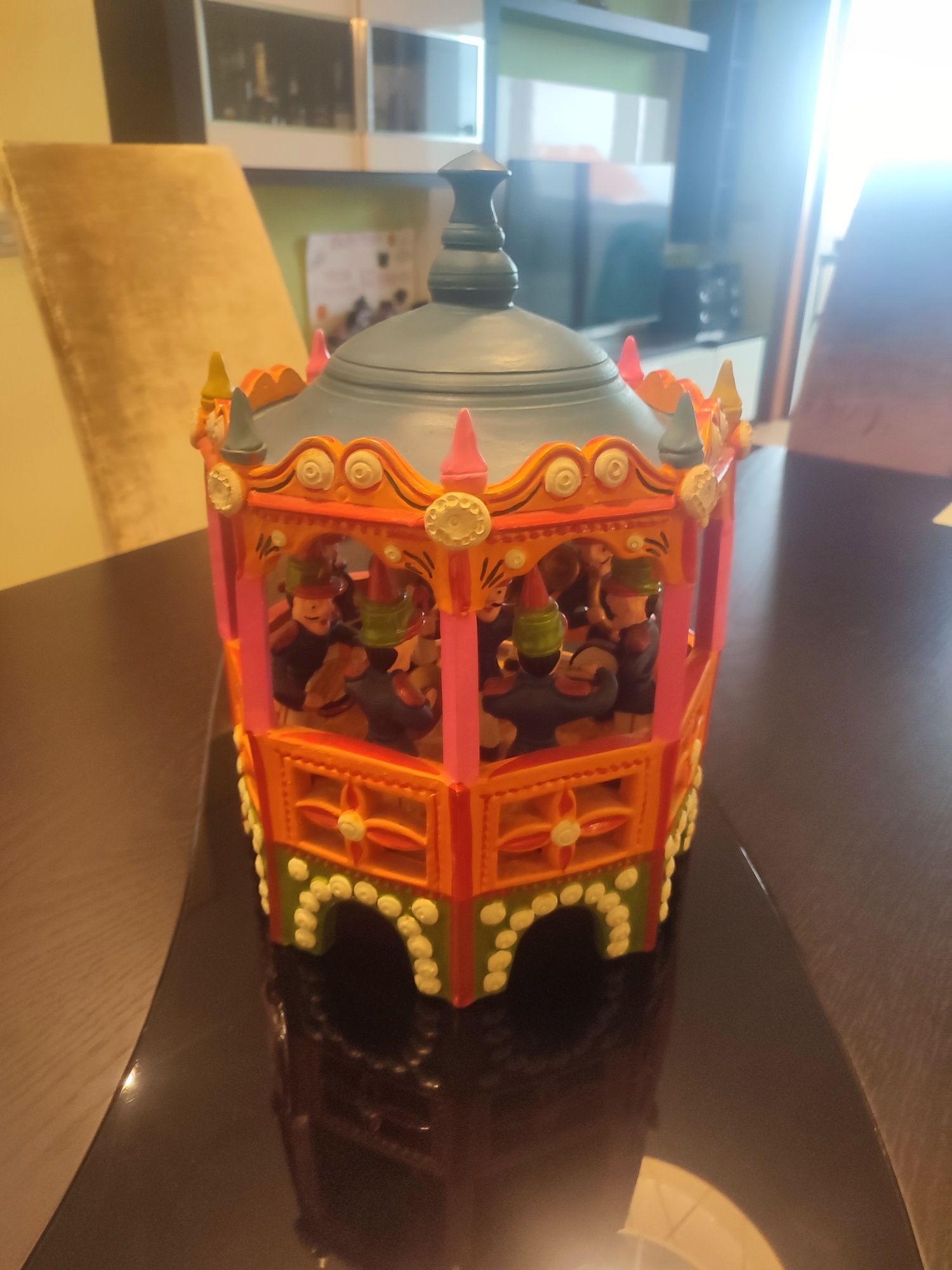 Vendo coreto  muito bonito com figuras Negociável