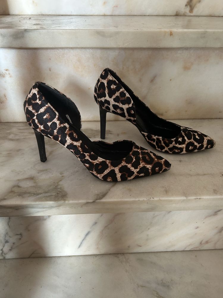 Sapatos padrão chita- 37