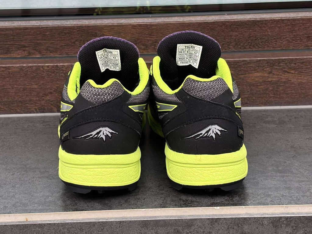 Asics Gel FujiSetsu 2 trekingowe buty z kolcami męskie 42 Gore-tex 
Ro